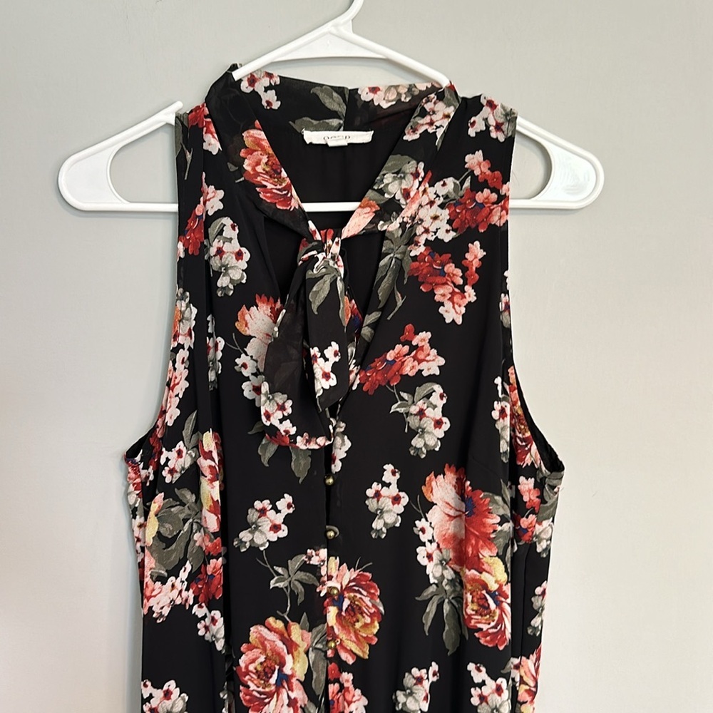 OOTD Floral Sleeveless Flare Button Jumpsuit Size Medium - Picture 3 of 6
